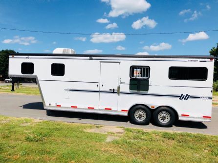 Turnbow Custom Horse Thoroughbred Trailers